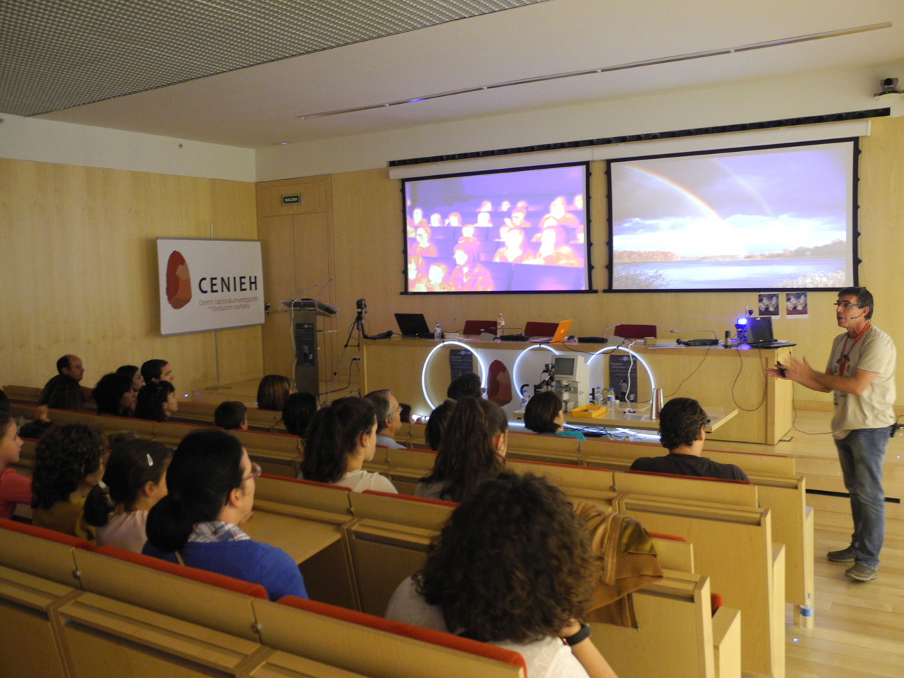 Interactive talk in the Cenieh Burgos (noche europea de los investigadores 2015)